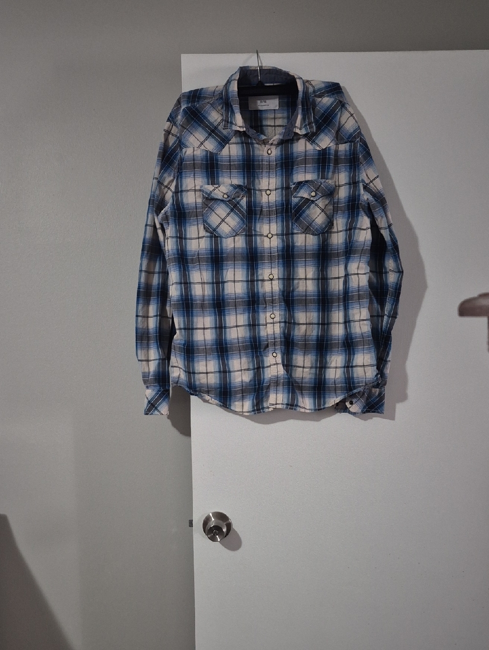 Aeropostale Blue and White Plaid Button-Down Shirt